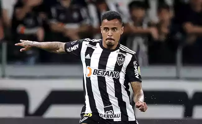 PALMEIRAS ENTRA NA CORRIDA POR ALLAN, ALVO DO FLAMENGO